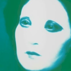 蒼白の影 (Pale Figure)