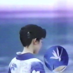 016: 答えはこの場所です