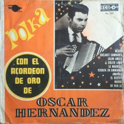Óscar Hernández con el acordeón de oro