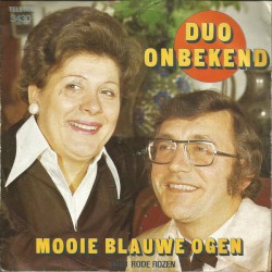 Mooie blauwe ogen / 1000 rode rozen