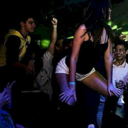 VOU BOTAR ELA PRA MAMAR VS QUANDO ELA SENTA