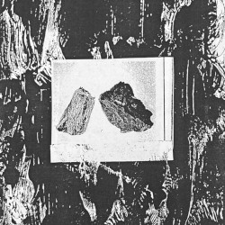 Is there a smooth wall where two windows open out?