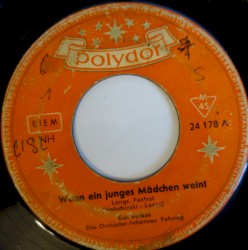 Wenn ein junges Mädchen weint