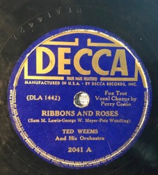 Ribbons and Roses / Nola