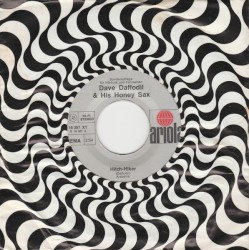 Hitch-Hiker / Funny Finches