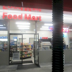 Gas Station in Kensington [9:10 PM - 9:13 PM]