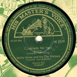 Cocktails for Two / Chloe