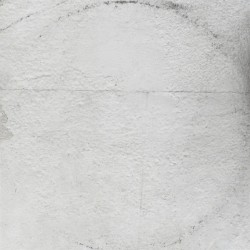 Detrás del espejo: Variaciones y ecos